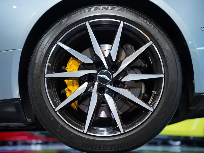 Aston Martin DB11 2020 Model 4.0T V8 Volante – фото 9