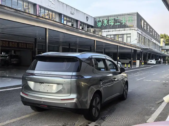 AION Y 2023 Model Plus 510 Lexiang Edition – фото 7
