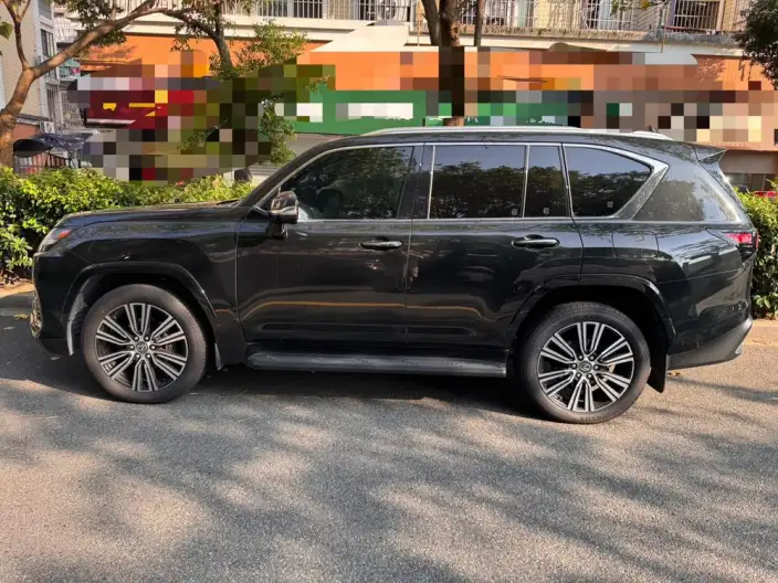 Lexus LX 2025 Model 700h Territory Edition – фото 3