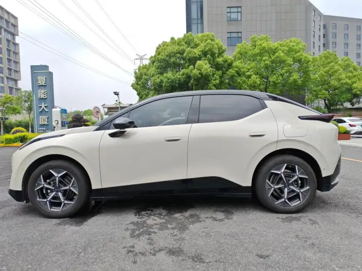 Lynk & Co 20 2025 Model Z20 530km Rear Drive Pro – фото 4