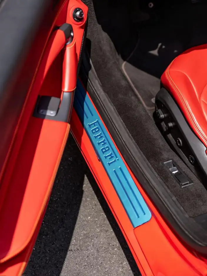 Ferrari F8 2020 Model Spider 3.9T V8 – фото 7