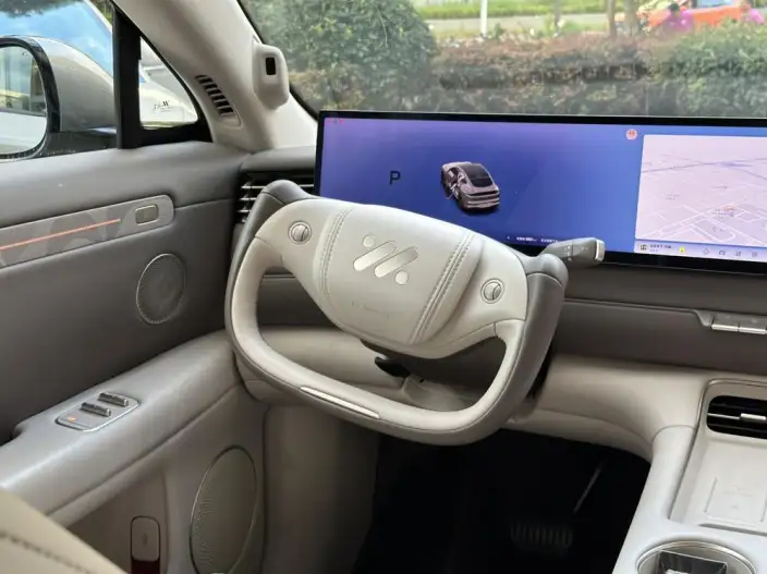 IM LS6 2026 Model EV Max – фото 8