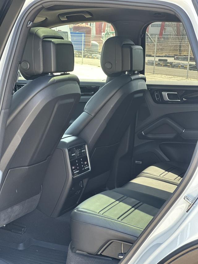 Porsche Cayenne 2019 Cayenne 3.0T – фото 8