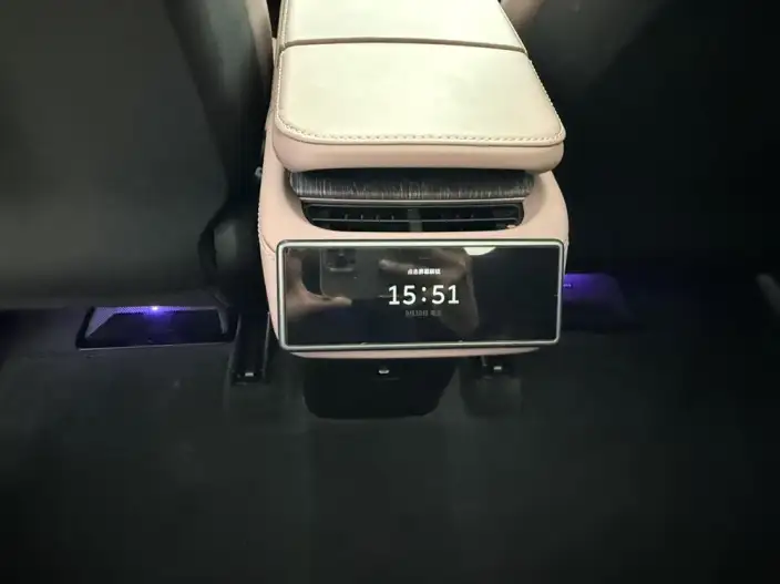 NIO EC6 2024 Model 75kWh – фото 10