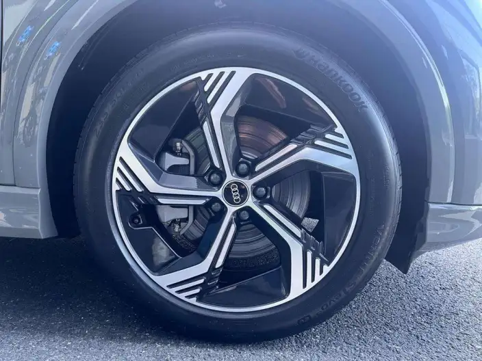 Audi Q4 e-tron 2024 Model 50 e-tron quattro Genesis Night Edition – фото 6