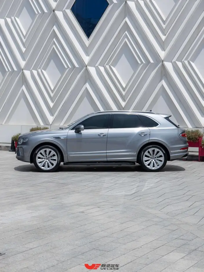 Bentayga 2021 Model 4.0T V8 – фото 4