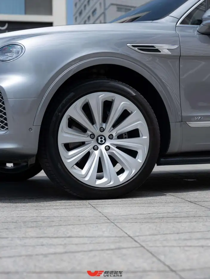 Bentayga 2021 Model 4.0T V8 – фото 9