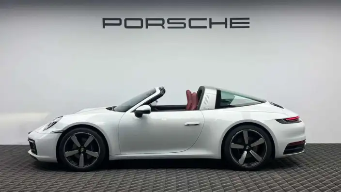 PORSCHE 911 2023 Model Targa 4 3.0T – фото 4