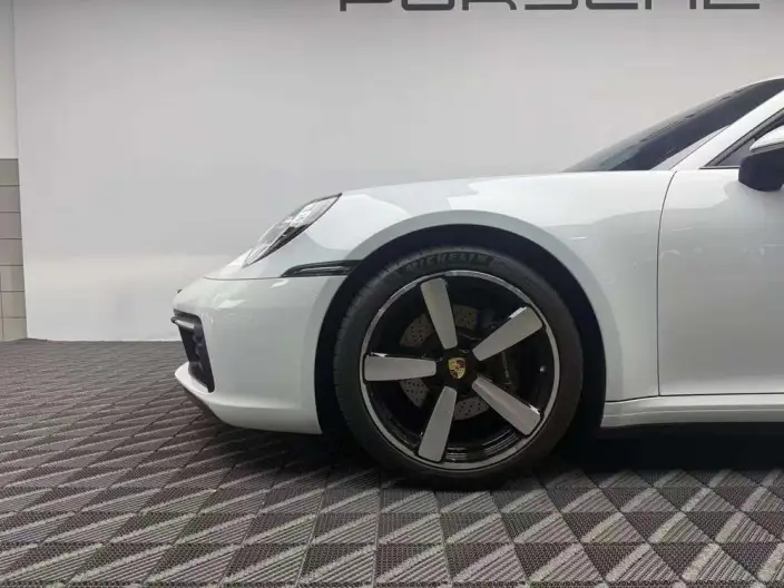 PORSCHE 911 2023 Model Targa 4 3.0T – фото 7