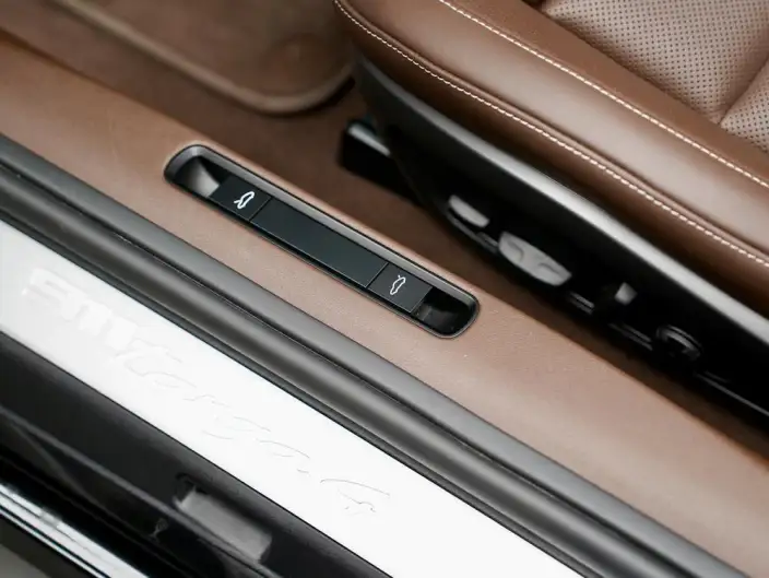 PORSCHE 911 2023 Model Targa 4 3.0T – фото 5