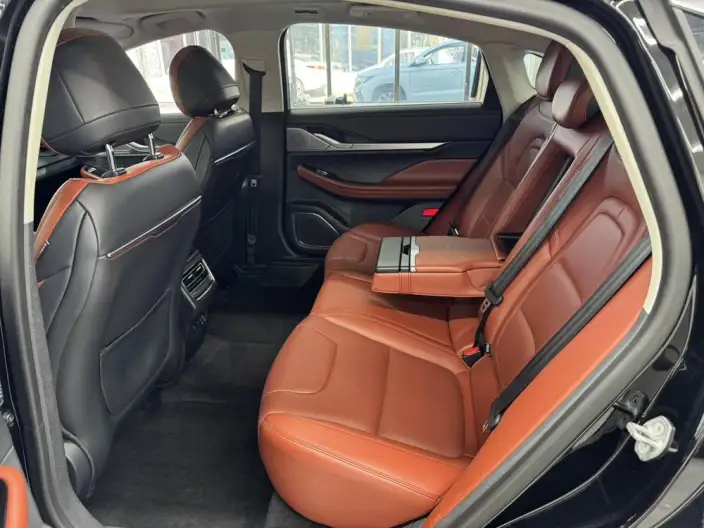 Lincoln Z 2022 Model i Xiang Exclusive Edition – фото 9