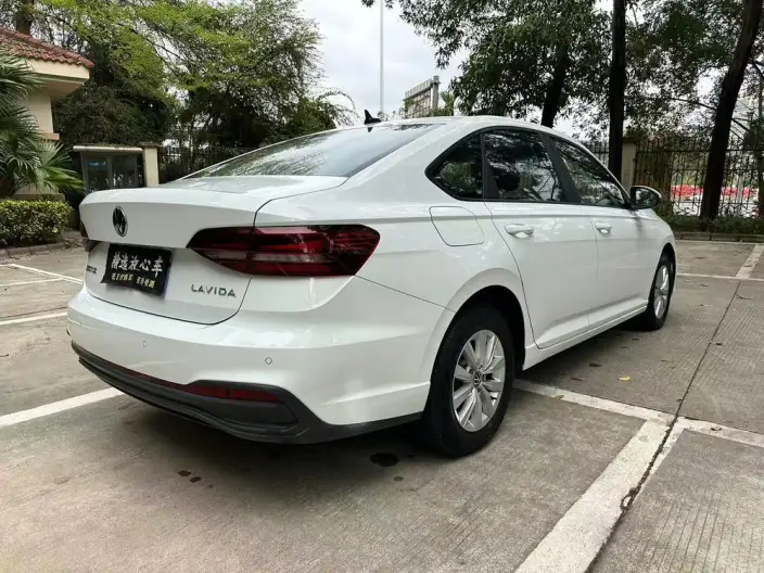 Volkswagen Lavida 2023 Model 1.5L Automatic Deyi Edition – фото 7