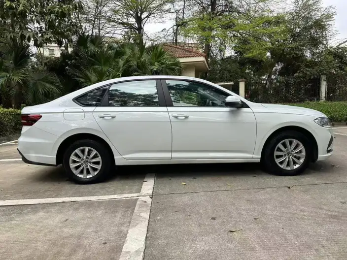 Volkswagen Lavida 2023 Model 1.5L Automatic Deyi Edition – фото 8