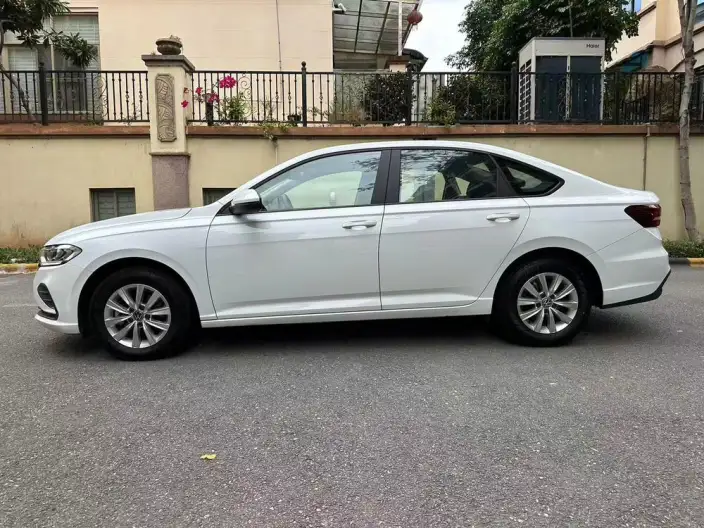 Volkswagen Lavida 2023 Model Facelift 1.5L Automatic Deyi Edition – фото 4