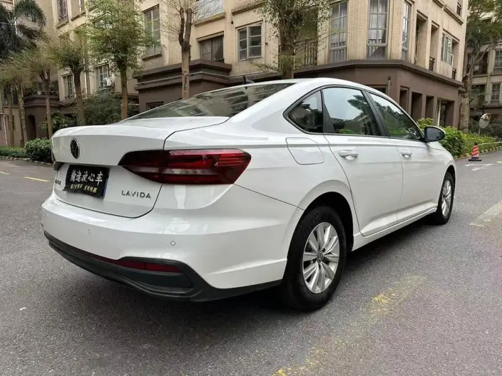 Volkswagen Lavida 2023 Model Facelift 1.5L Automatic Deyi Edition – фото 7