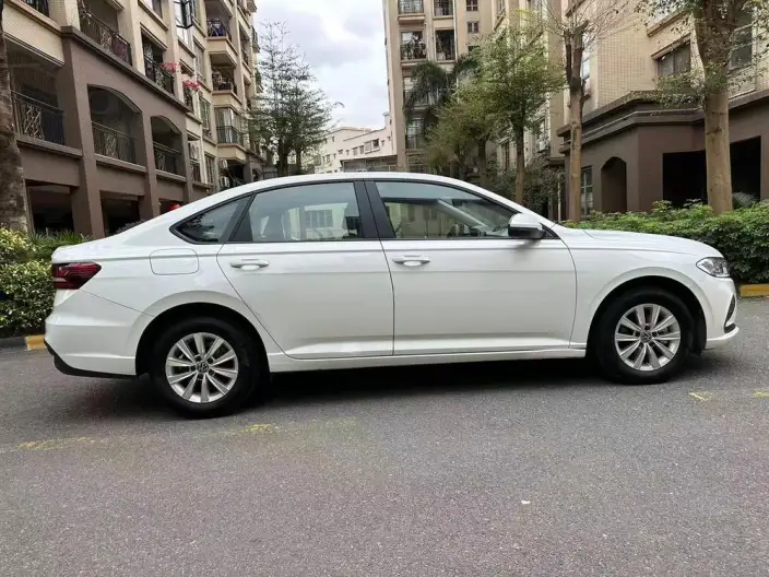 Volkswagen Lavida 2023 Model Facelift 1.5L Automatic Deyi Edition – фото 8
