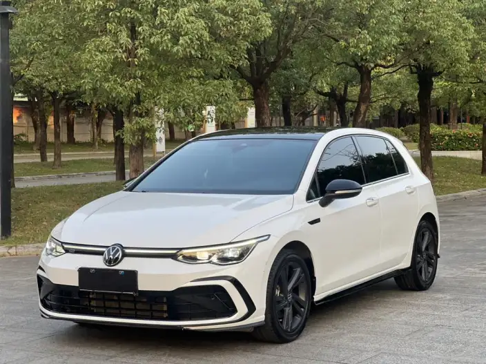 Volkswagen Golf 2021 Model 280TSI DSG R-Line – фото 1