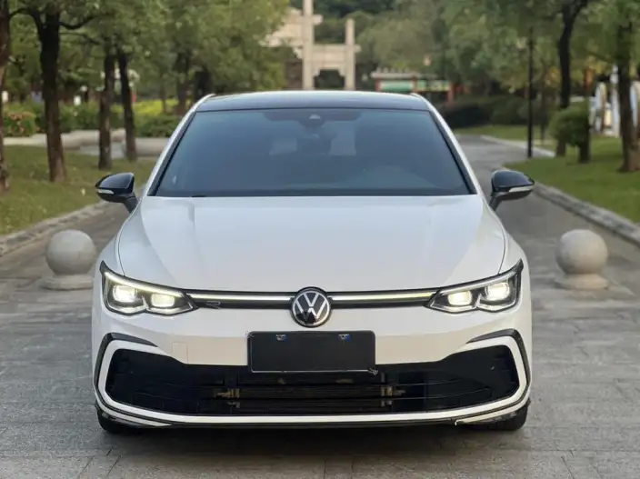 Volkswagen Golf 2021 Model 280TSI DSG R-Line – фото 2