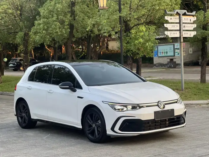 Volkswagen Golf 2021 Model 280TSI DSG R-Line – фото 3