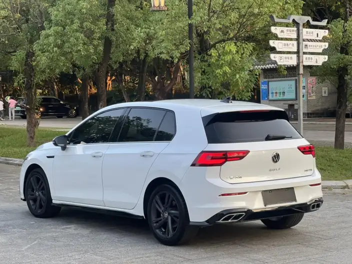 Volkswagen Golf 2021 Model 280TSI DSG R-Line – фото 5