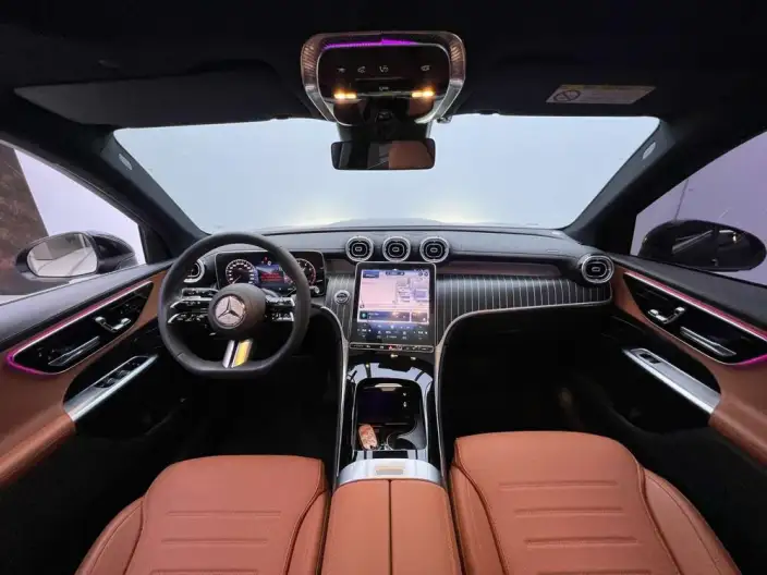 Mercedes-Benz GLC 2023 Model Facelift GLC 260 L 4MATIC Luxury Model 7 seat – фото 7