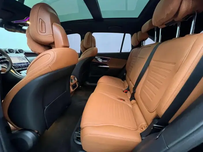 Mercedes-Benz GLC 2023 Model Facelift GLC 260 L 4MATIC Luxury Model 7 seat – фото 9