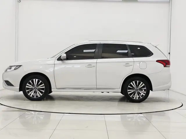Mitsubishi Outlander 2021 Model Facelift 2.0L 2WD Changxiang Edition 5 seat
