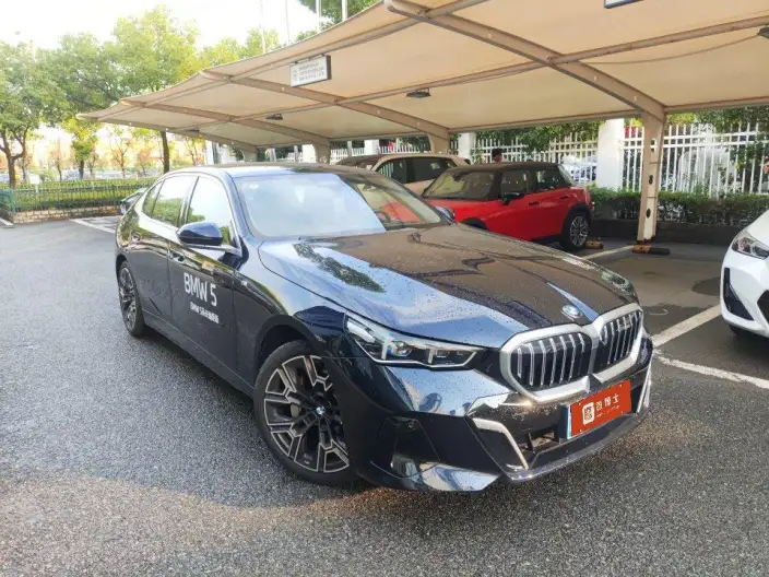 BMW 5 Series 2025 Model 530Li Exclusive Model M Sports Set – фото 2
