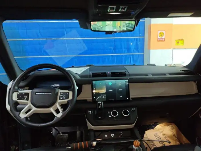 Land Rover Defender 2024 Model 110 3.0T P400 X-Dynamic HSE – фото 5