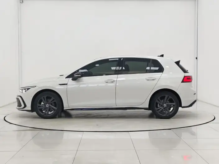 Volkswagen Golf 2021 Model 280TSI DSG R-Line – фото 4