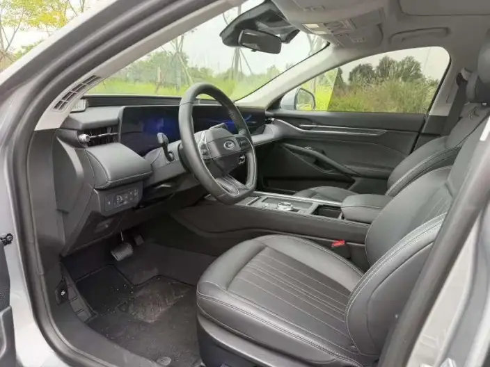 Ford Mondeo 2025 Model EcoBoost 245 Luxury Model – фото 8