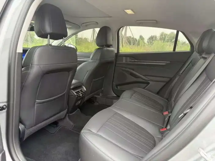 Ford Mondeo 2025 Model EcoBoost 245 Luxury Model – фото 9