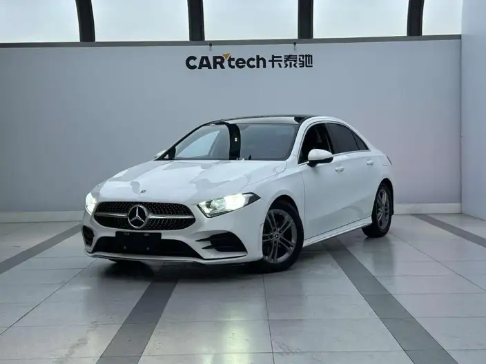 Mercedes-Benz A-class 2022 Model Facelift A 180 L Sports sedan – фото 1
