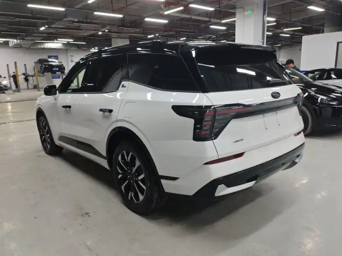 Ford Edge 2025 Model Ford Edge L 2.0T EcoBoost 4WD VII seat Supreme Model – фото 3