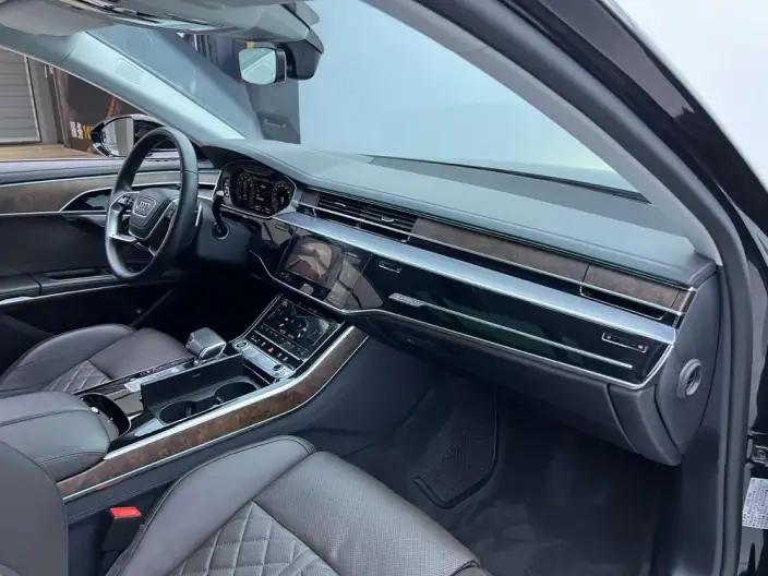Audi A8 2021 Model A8L 50 TFSI quattro Luxury Model – фото 7