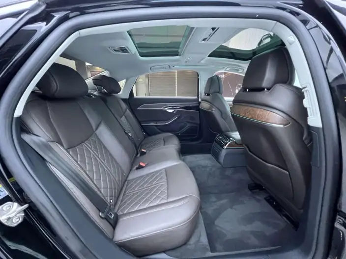 Audi A8 2021 Model A8L 50 TFSI quattro Luxury Model – фото 9