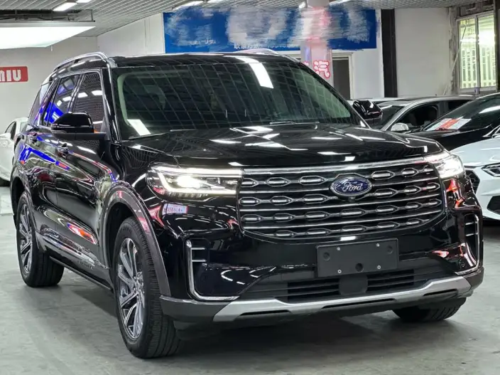Ford Explorer 2023 Model EcoBoost 285 4WD Fashion plus Edition 7 seat – фото 3