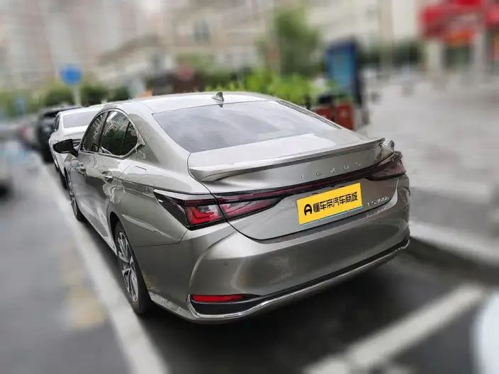 Lexus ES 2025 Model 300h Premium – фото 4