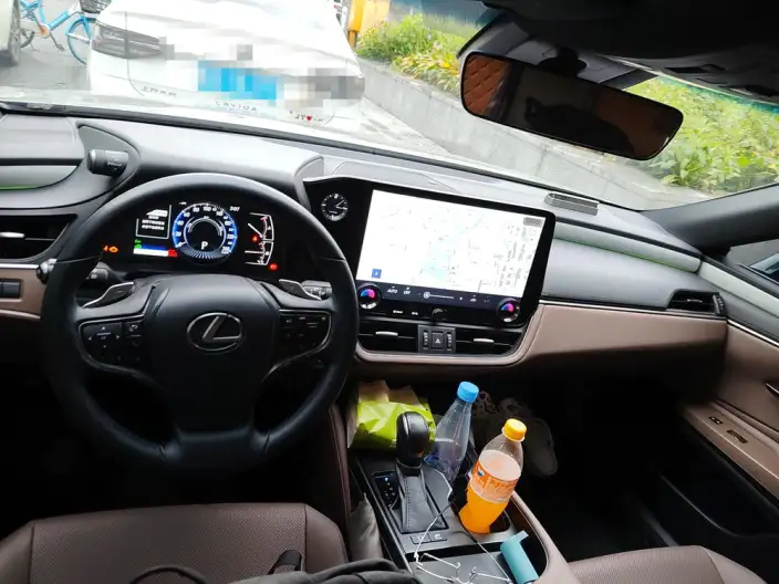 Lexus ES 2025 Model 300h Premium – фото 5