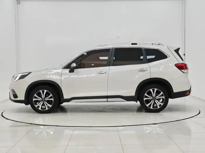 Subaru Forester 2022 Model 2.0i AWD Ultimate Edition EyeSight – фото 4