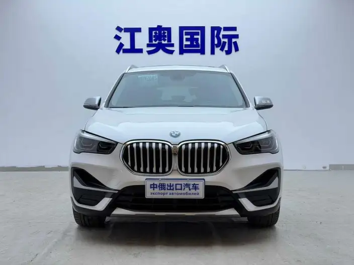 BMW X1 2022 Model sDrive20Li Fashion Model – фото 2