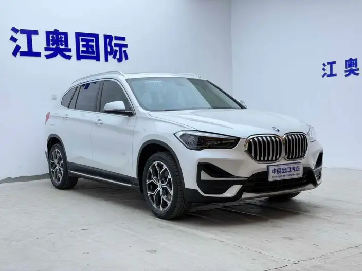 BMW X1 2022 Model sDrive20Li Fashion Model – фото 3
