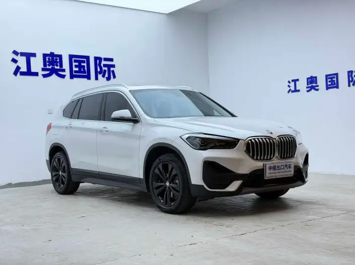 BMW X1 2021 Model sDrive20Li Fashion Model – фото 3