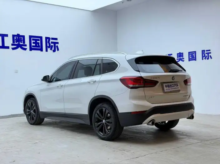 BMW X1 2021 Model sDrive20Li Fashion Model – фото 4