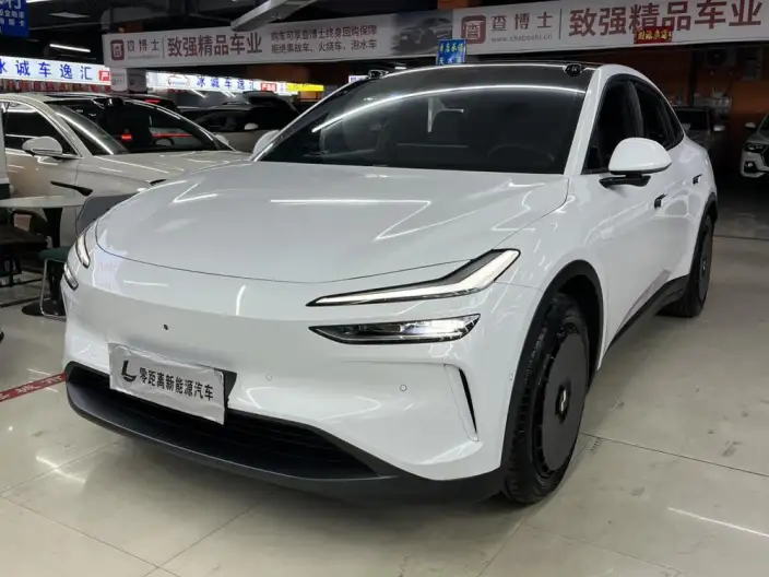 Onvo L60 2024 Model 525km Standard Battery Life 4WD Edition – фото 1