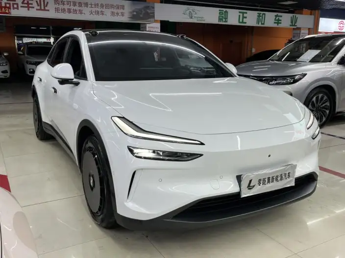 Onvo L60 2024 Model 525km Standard Battery Life 4WD Edition – фото 3