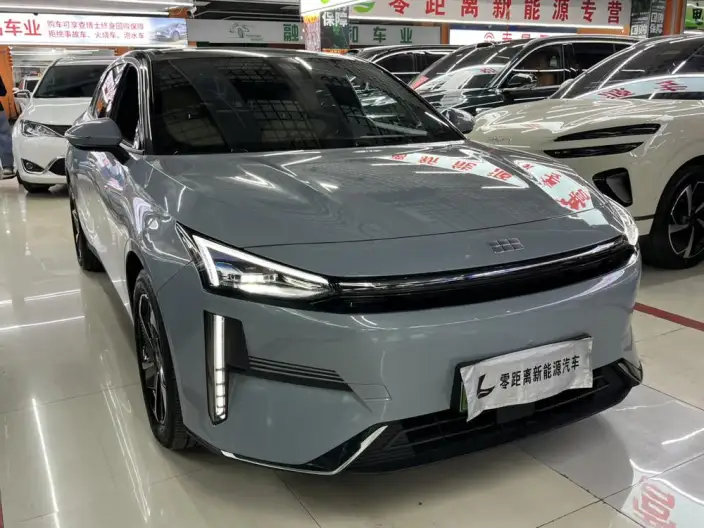 Geely Galaxy L6 2023 Model 1.5T DHT 60km PLUS – фото 3