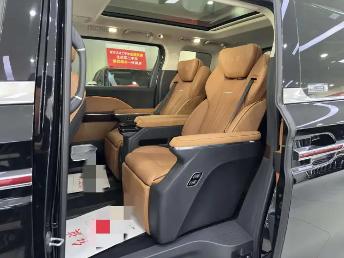 HONGQI HQ9 PHEV 2024 Model 4WD Deluxe Edition – фото 10