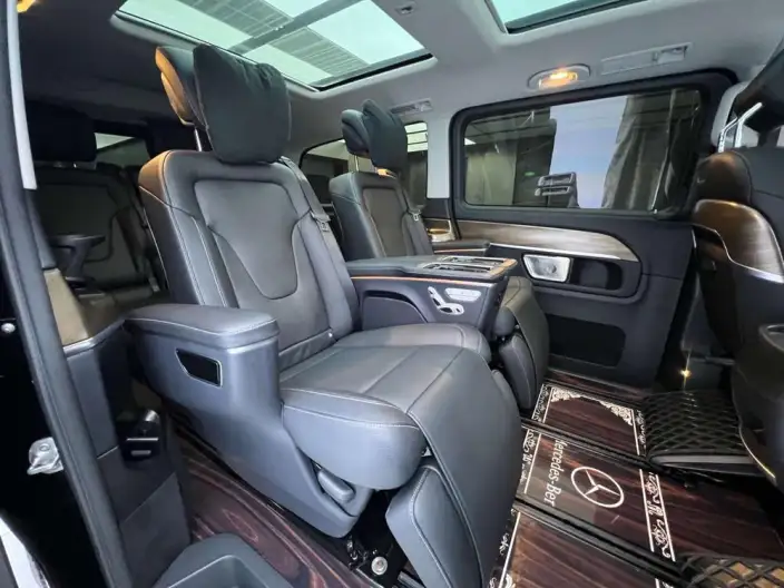 Mercedes-Benz V-Class 2022 Model V 260 L Long wheelbase Premium Edition – фото 9