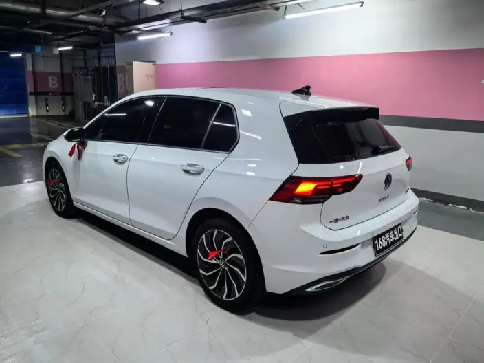 Volkswagen Golf 2021 Model 280TSI DSG Pro – фото 4